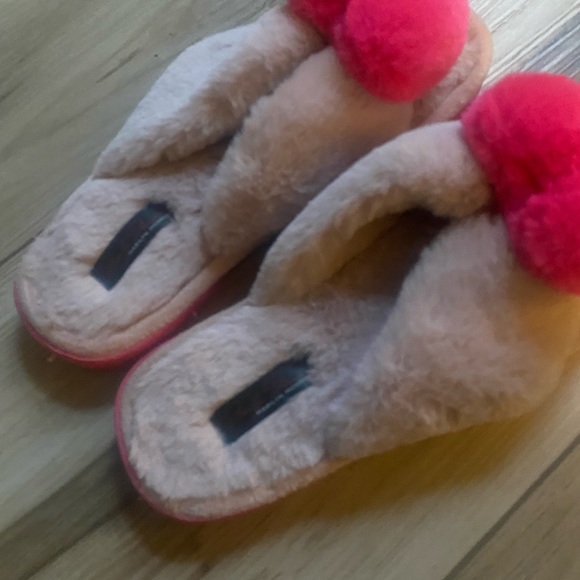 Marilyn Monroe slippers - Picture 3 of 5